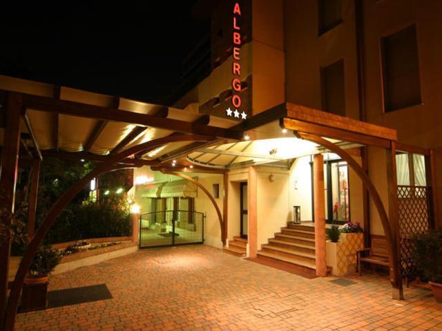 Hotel Montereale Pordenone Esterno foto