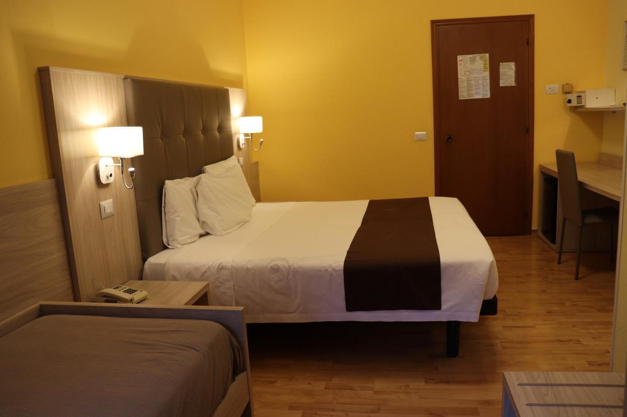 Hotel Montereale Pordenone Esterno foto