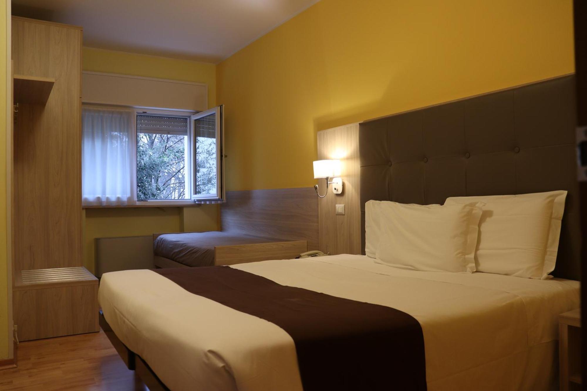 Hotel Montereale Pordenone Esterno foto